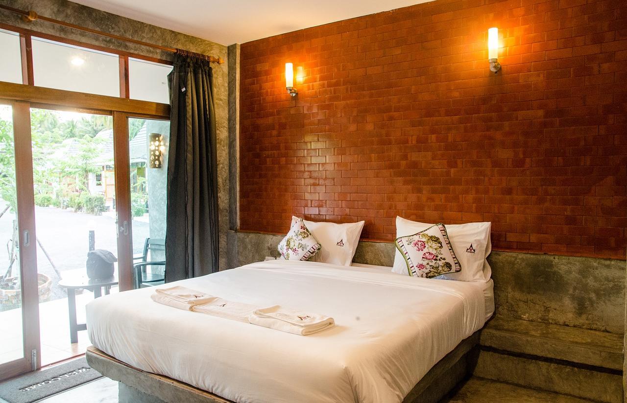 Ruean Thai Nai Bang By Pansak Resort Сураттхани Экстерьер фото